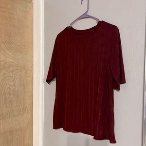 Nine W. soft spun size large crewneck soft short sleeve shirt